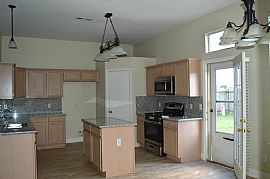 Comfortable 4 Bedroom Home Available in Katy, TX (Photo 3 of 11)