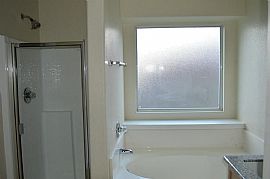 Comfortable 4 Bedroom Home Available in Katy, TX (Photo 5 of 11)