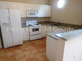 Single Family Home For Rent in Miramar, FL (Photo 2 of 8)