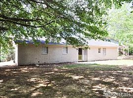 3 Beds 2 Baths in Hueytown, Al in Hueytown, AL (Photo 2 of 10)