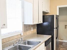 3 Beds 2 Baths in Hueytown, Al in Hueytown, AL (Photo 5 of 10)