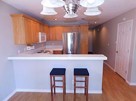 Comfortable 3 Bedroom Home in Portland, OR (Photo 5 of 12)