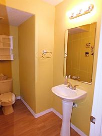 Comfortable 3 Bedroom Home in Portland, OR (Photo 8 of 12)