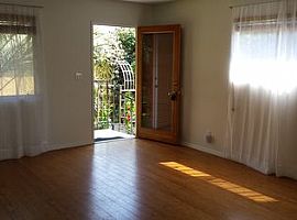  621 1/2 Sunset Ave, Venice, Ca 90291 2 Beds 1 Bath -- Sqft in Venice, CA (Photo 3 of 7)
