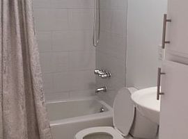  621 1/2 Sunset Ave, Venice, Ca 90291 2 Beds 1 Bath -- Sqft in Venice, CA (Photo 4 of 7)