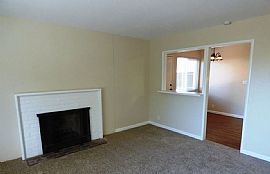 Immaculate 3bed 2bath With2 Car Garage in Sacramento, CA (Photo 2 of 12)