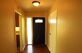 Immaculate 3bed 2bath With2 Car Garage in Sacramento, CA (Photo 3 of 12)