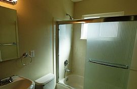 Immaculate 3bed 2bath With2 Car Garage in Sacramento, CA (Photo 8 of 12)