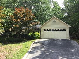 Single Family Home For Rent in Snellville, GA