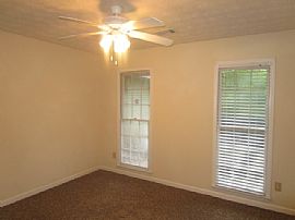 Single Family Home For Rent in Snellville, GA (Photo 11 of 12)