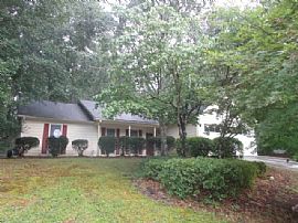 Single Family Home For Rent in Snellville, GA (Photo 2 of 12)