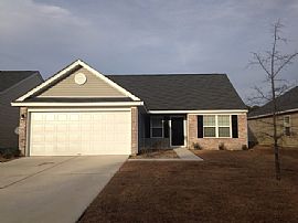 Single Family Home For Rent in Port Wentworth, GA