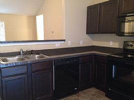 Single Family Home For Rent in Port Wentworth, GA (Photo 4 of 11)