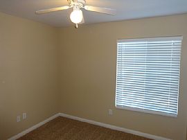 Single Family Home For Rent in Bakersfield, CA (Photo 8 of 11)