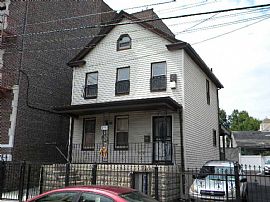 3 Bedroom Home in Cool Enviroment in Bronx, NY