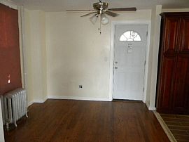 3 Bedroom Home in Cool Enviroment in Bronx, NY (Photo 5 of 10)