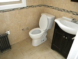 3 Bedroom Home in Cool Enviroment in Bronx, NY (Photo 7 of 10)