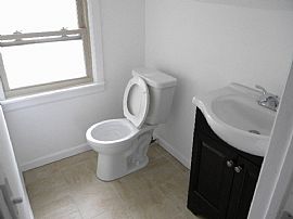 3 Bedroom Home in Cool Enviroment in Bronx, NY (Photo 8 of 10)