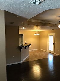 Elegant 3 Bedroom Home in Clovis, NM (Photo 2 of 11)