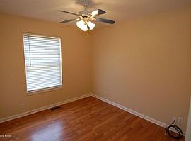 4505 Tina Dr, Crestwood, Ky 40014 3 Beds 2 Baths 1,050 Sqft in Crestwood, KY (Photo 3 of 11)