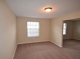 3bed Home Located Crosstie Rd W, Jacksonville  in Jacksonville, FL (Photo 2 of 7)