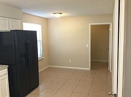 3bed Home Located Crosstie Rd W, Jacksonville  in Jacksonville, FL (Photo 4 of 7)