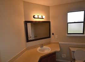 3bed Home Located Crosstie Rd W, Jacksonville  in Jacksonville, FL (Photo 5 of 7)