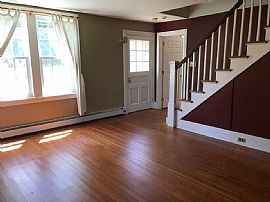 Beautiful 4 Bedroom Home in Annandale, NJ (Photo 3 of 10)