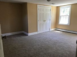 Beautiful 4 Bedroom Home in Annandale, NJ (Photo 9 of 10)