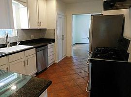  1020 W 23rd St, Houston, Tx 77008 4 Beds 3 Baths 2,156 Sqft in Houston, TX (Photo 5 of 5)