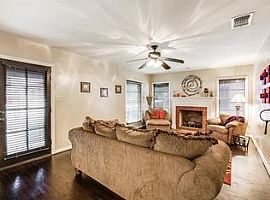  3917 Linden Ave, Fort Worth, Tx 76107 3 Beds 2 Baths 1,585 Sqf in Fort Worth, TX (Photo 3 of 3)