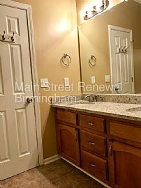 Single Family Home For Rent in Birmingham, AL (Photo 3 of 7)