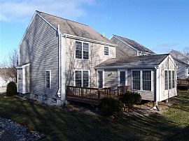 Beautiful 2 Bedroom Home in Atkinson, NH (Photo 11 of 11)