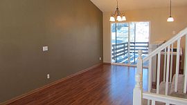 Beautiful 3 Bedroom Home in Serene Enviroment in Bellevue, NE (Photo 6 of 11)