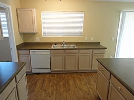 Single Family Home For Rent in Tucson, AZ (Photo 8 of 12)