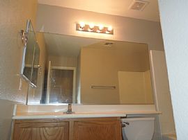 Single Family Home For Rent in Phoenix, AZ (Photo 11 of 12)