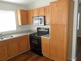 Single Family Home For Rent in Phoenix, AZ (Photo 6 of 12)