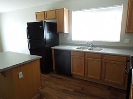 Single Family Home For Rent in Phoenix, AZ (Photo 7 of 12)