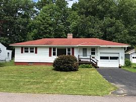 Great Location. House and Private Fenced Yard on Safe/quiet Str in South Burlington, VT