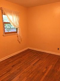 Great Location. House and Private Fenced Yard on Safe/quiet Str in South Burlington, VT (Photo 6 of 10)