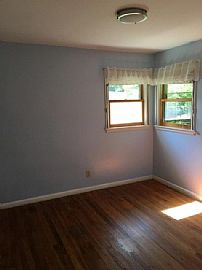 Great Location. House and Private Fenced Yard on Safe/quiet Str in South Burlington, VT (Photo 7 of 10)