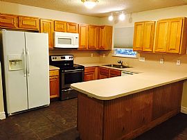 Comfortable 3 Bedroom Home in Gulfport, MS (Photo 4 of 9)