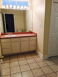 Comfortable 3 Bedroom Home in Gulfport, MS (Photo 8 of 9)