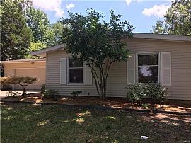 Serene 3 Bedroom Home in Saint Louis, MO