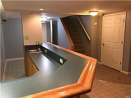 Serene 3 Bedroom Home in Saint Louis, MO (Photo 5 of 10)