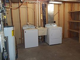 Comfortable 3 Bedroom Home in Minnetonka, MN (Photo 10 of 10)