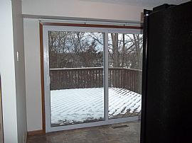 Comfortable 3 Bedroom Home in Minnetonka, MN (Photo 3 of 10)