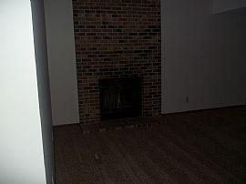 Comfortable 3 Bedroom Home in Minnetonka, MN (Photo 8 of 10)