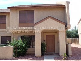 Single Family Home For Rent in Glendale, AZ