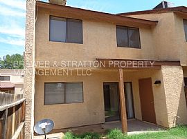 Single Family Home For Rent in Glendale, AZ (Photo 6 of 12)